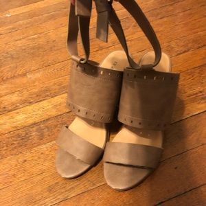 Mushroom colored bock heels